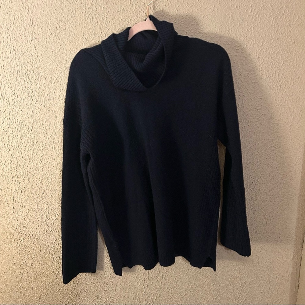 Loft Black Turtle Cowl Neck Sweater Size M Soft Cozy Casual Fall Winter Layering